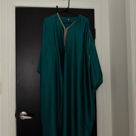 Arab/Pakistani/ Indian Elegant Teal Kaftan with Gold Trim - Picture 2 of 3